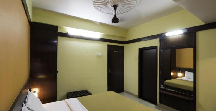 Hotel Golden Palace Pvt Ltd Bombay Extérieur photo