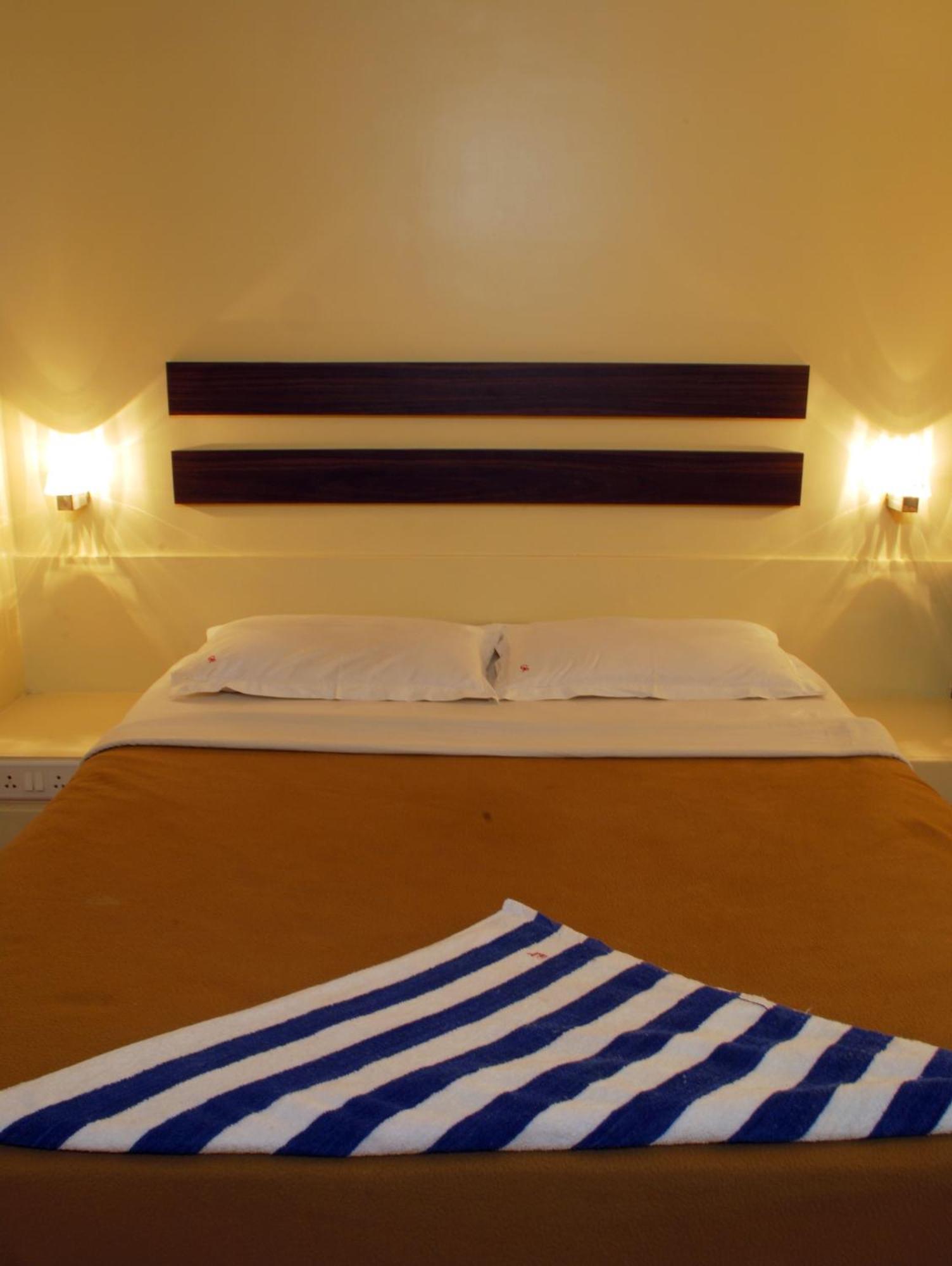Hotel Golden Palace Pvt Ltd Bombay Extérieur photo